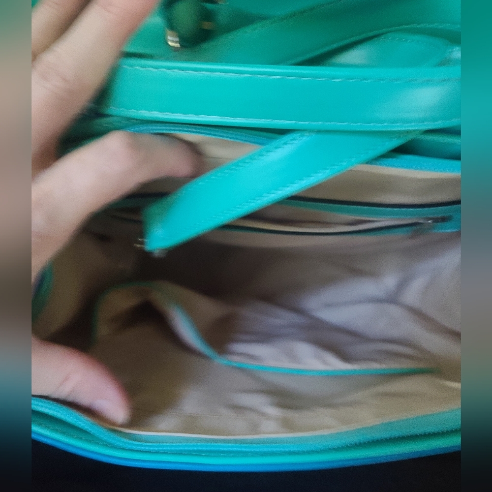 Via by Vieta HOST PICK! 🎈🎉✨️NWT gorgeous structured teal handbag 9x9x3.5 - Picture 8 of 8